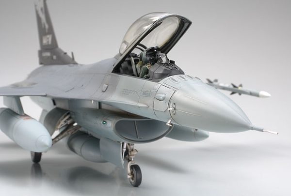 ⁦1/48 F-16 LOCKHEED MARTIN מטוס⁩ – תמונה ⁦6⁩